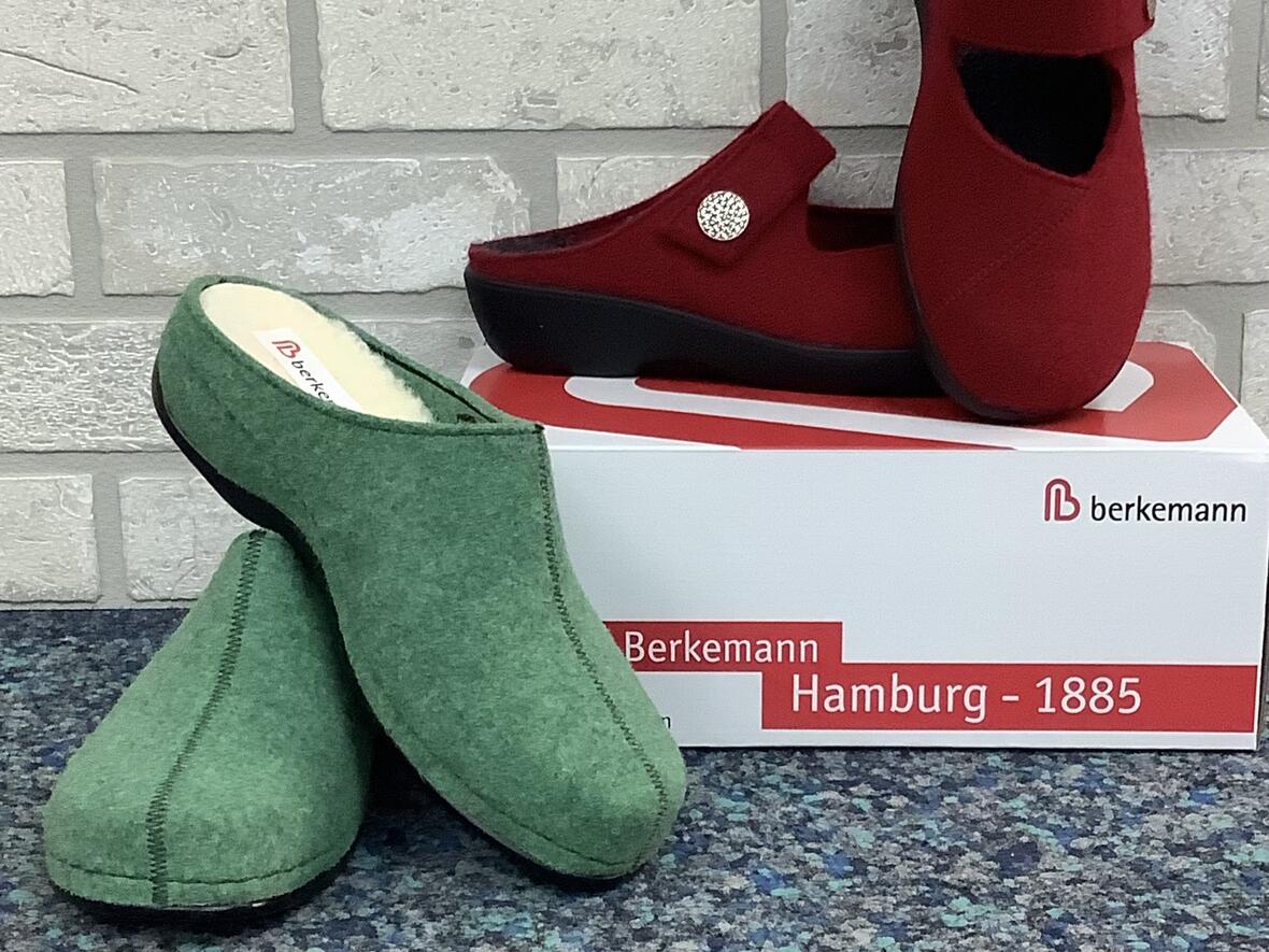 210901-schuhe-aus-waermendem-naturfilz-in-rot-und-gruen